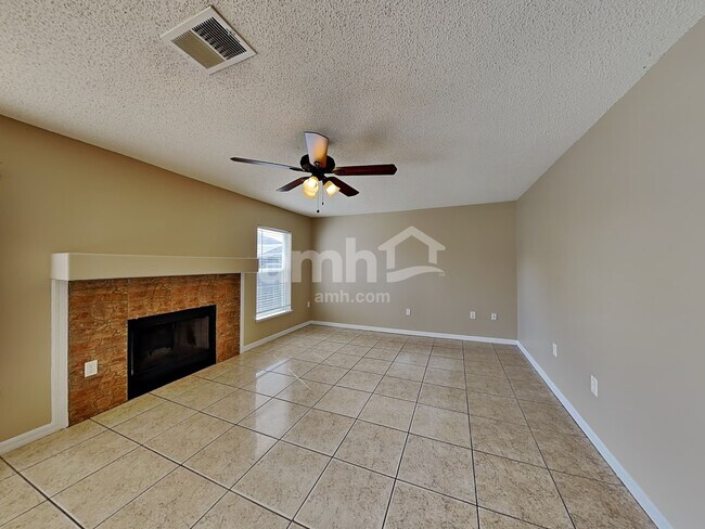 Building Photo - 16000 Wilkinson Dr