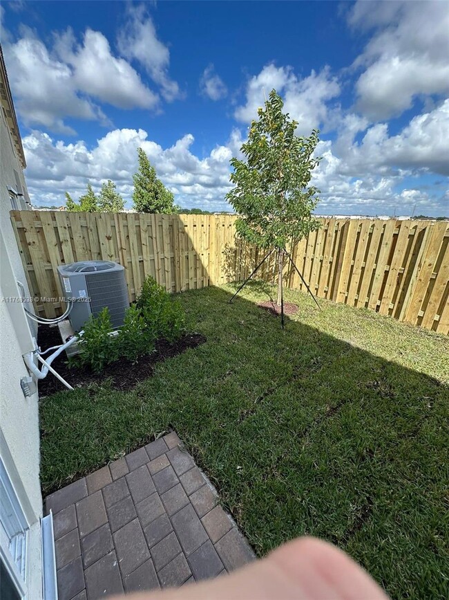 Building Photo - $2,450 2848 SE 26 Ter