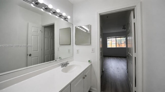 Building Photo - 2440 E Preserve Way