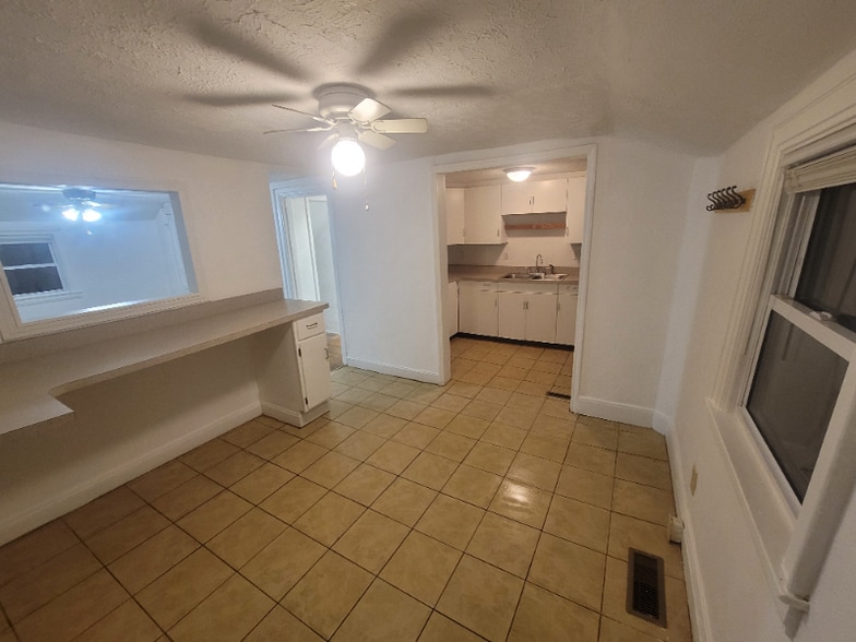 Building Photo - 23 Lance Dr