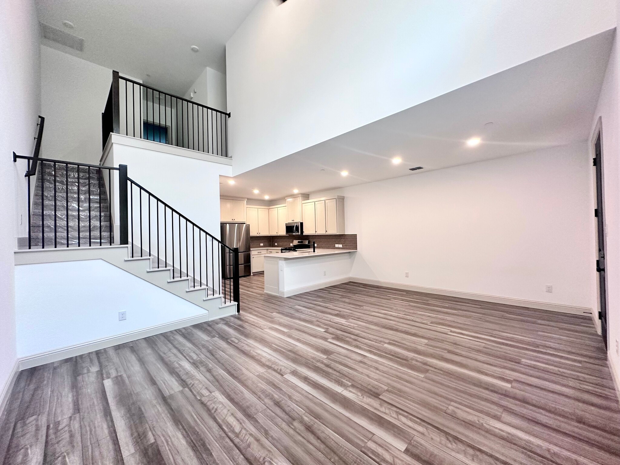 Building Photo - 609 Friendswood Dr