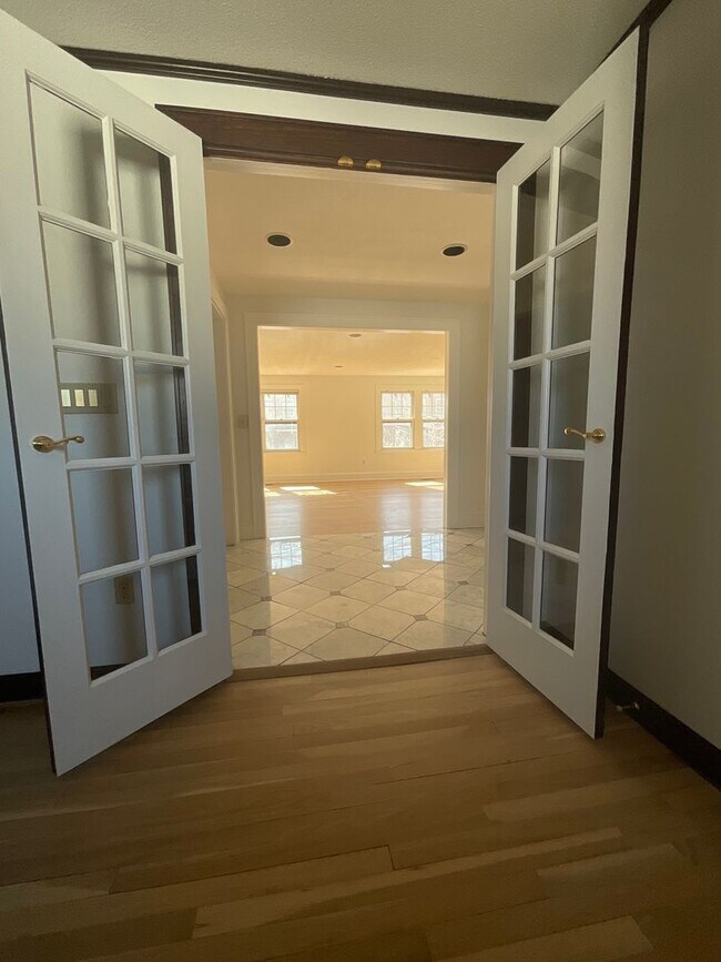 Building Photo - 0 Macdonough Place