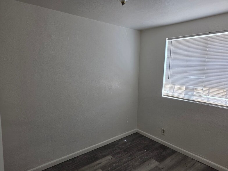 Building Photo - 16594 Orange Way