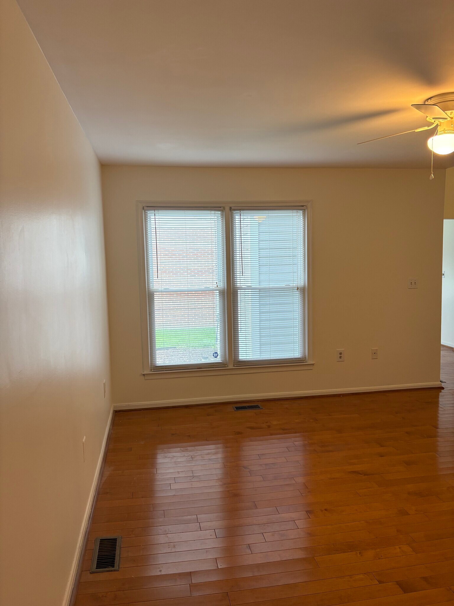 Building Photo - 14208 Greenview Dr