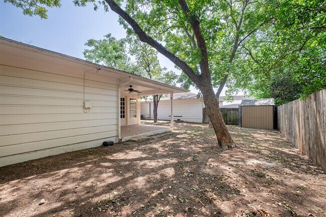Building Photo - 8801 Camelia Ln