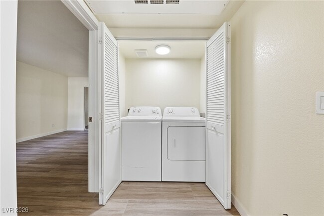 Building Photo - 9325 W Desert Inn Rd