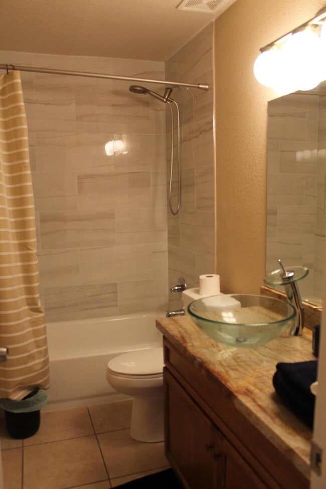 Building Photo - 4950 N Miller Rd