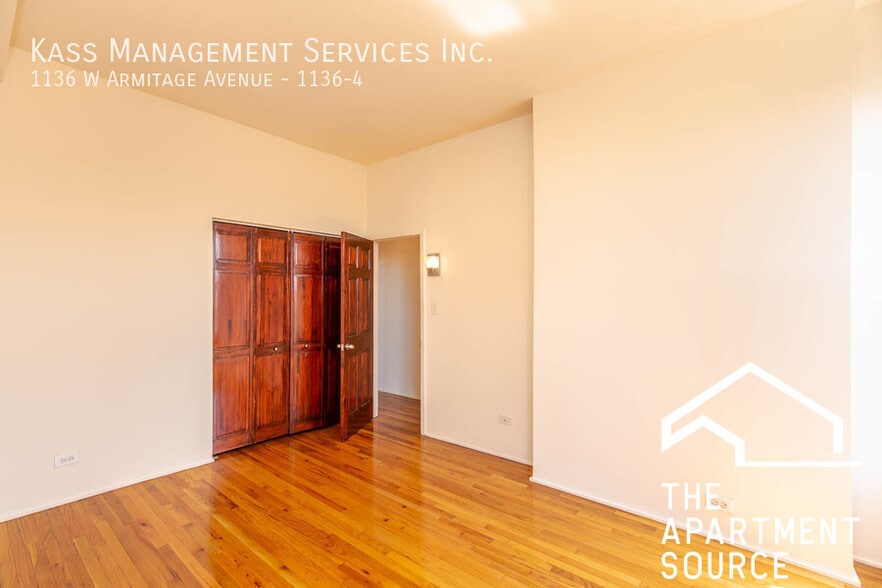 Building Photo - 1130 W Armitage Ave