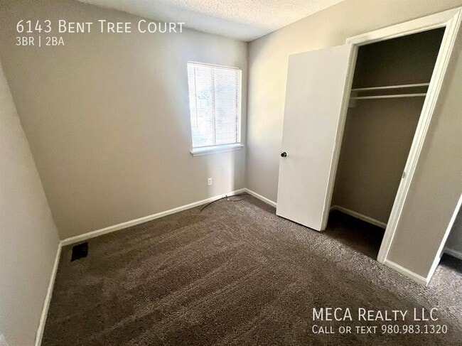 Building Photo - 6143 Bent Tree Ct