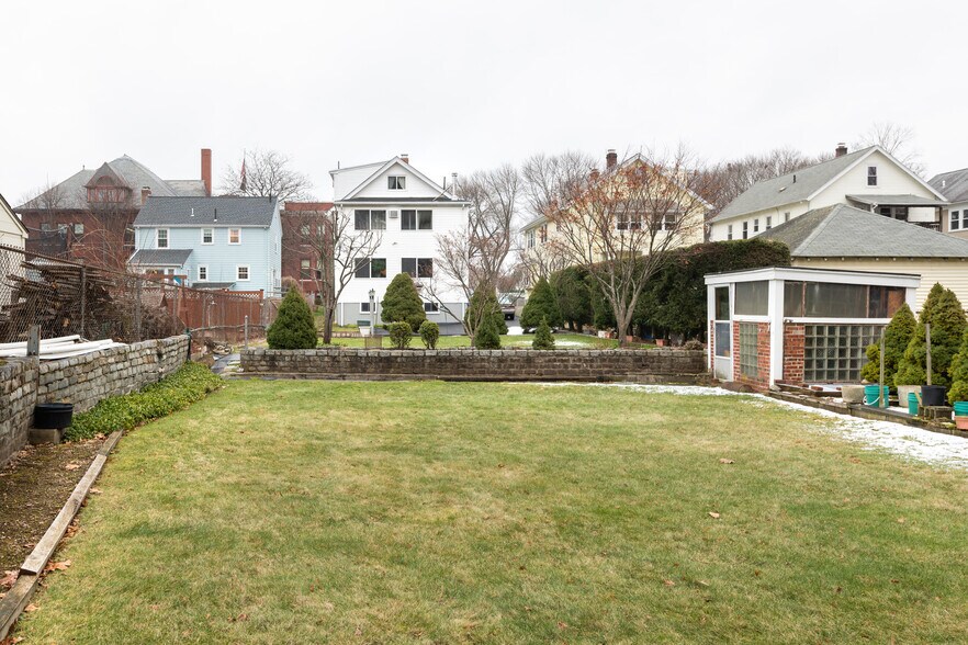 Building Photo - 97 White St
