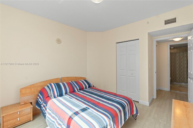 Building Photo - 1745 E Hallandale Beach Blvd