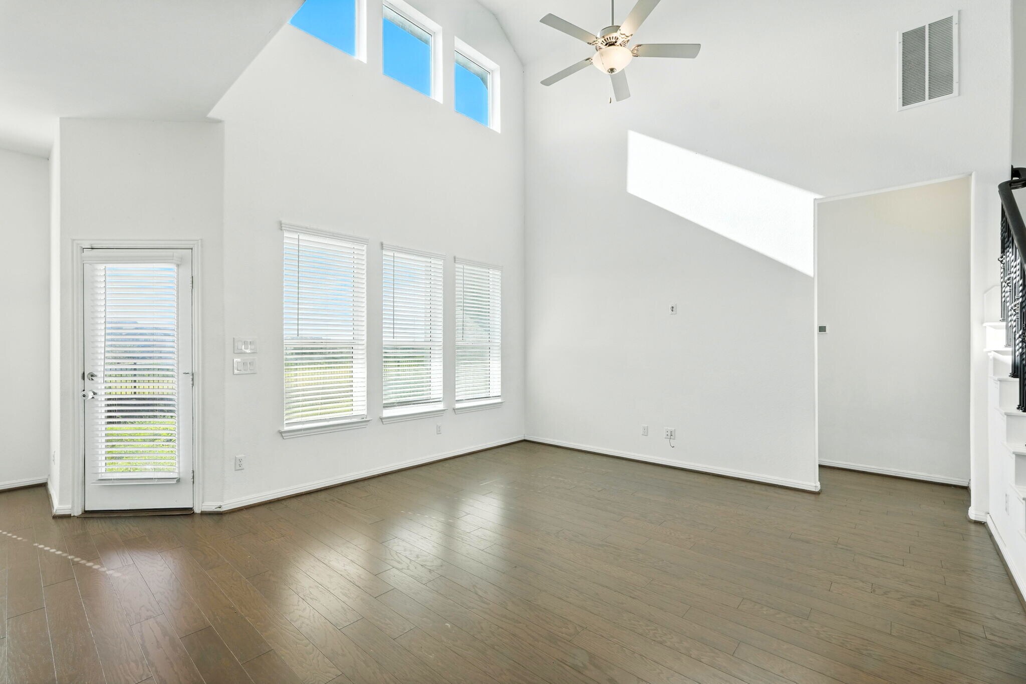 Building Photo - 1544 Devine Lake Bnd