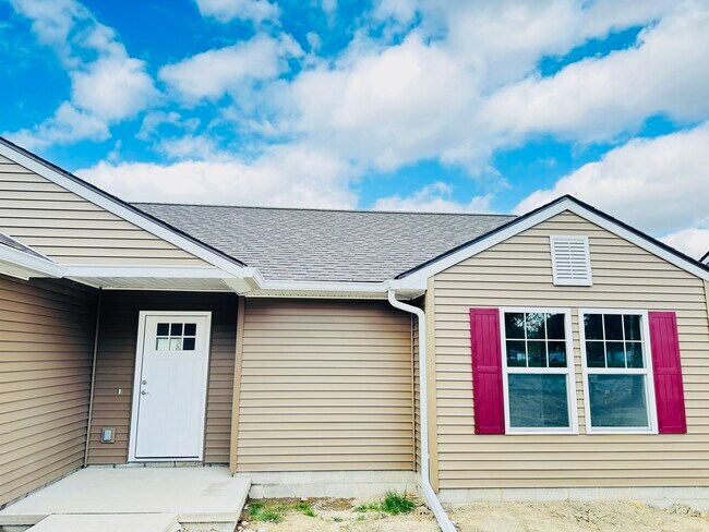 Building Photo - 174 County Rd 300 N