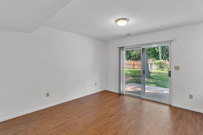 Building Photo - 4919 W Millbrook Dr