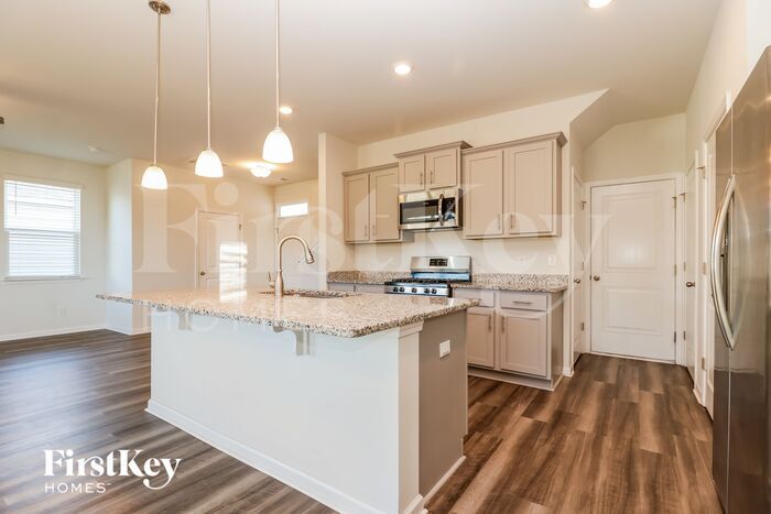 Building Photo - 591 Wayton Cir