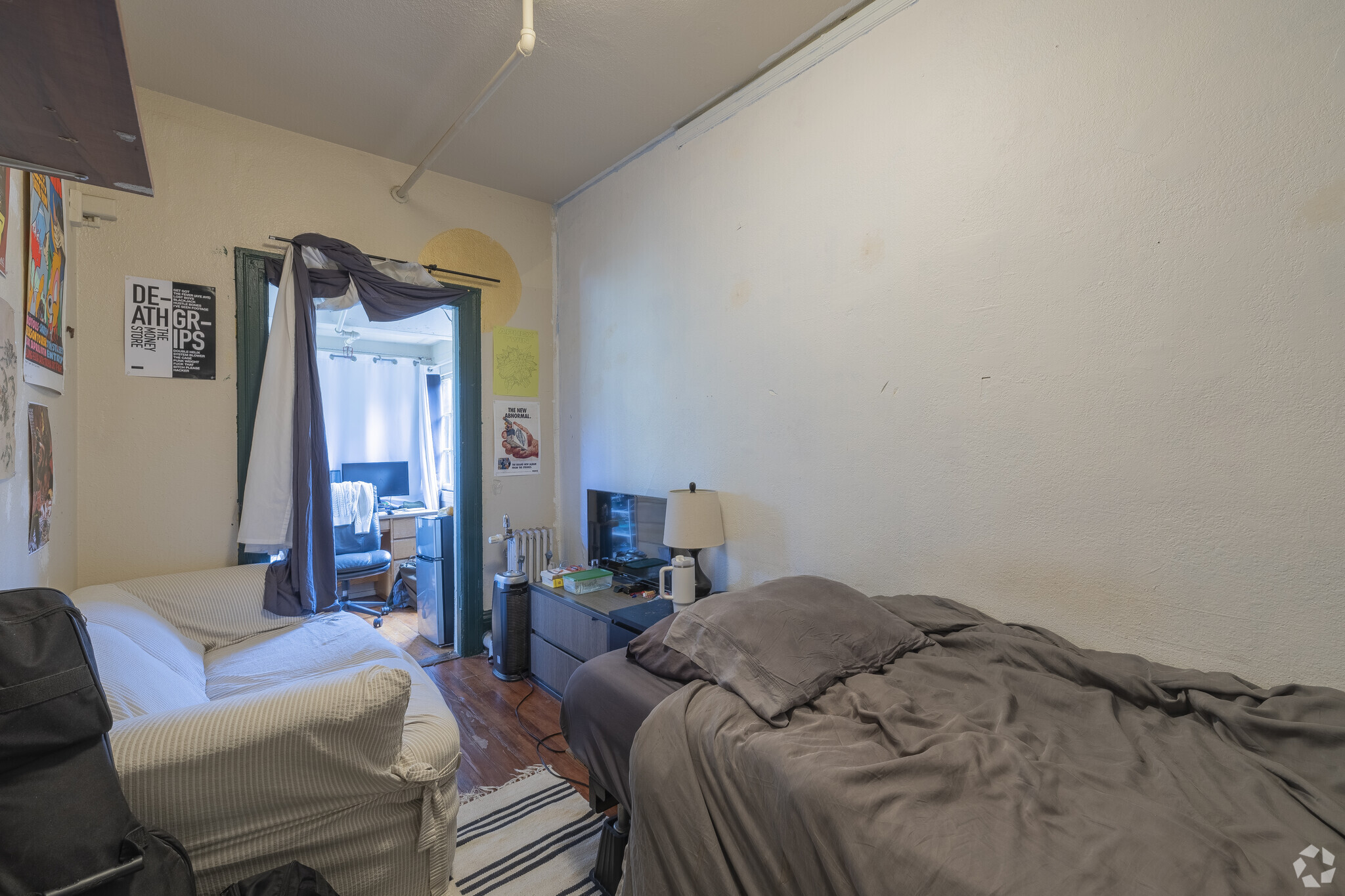 Third Floor Single - 155 SF - Cloyne Court