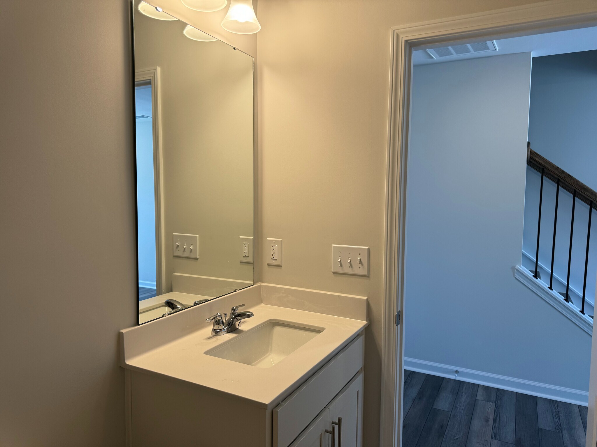 Building Photo - Room in Townhome on Kasota Ln