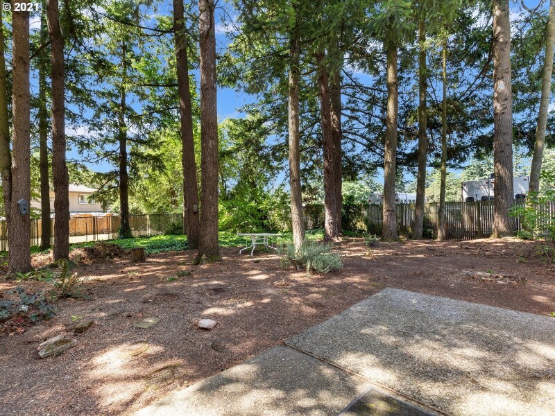 Building Photo - 13334 SE Sherman St