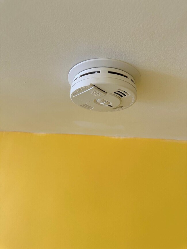 Building Photo - 5900 NW 17th Pl