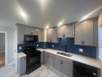 Building Photo - 720 Cranberry St