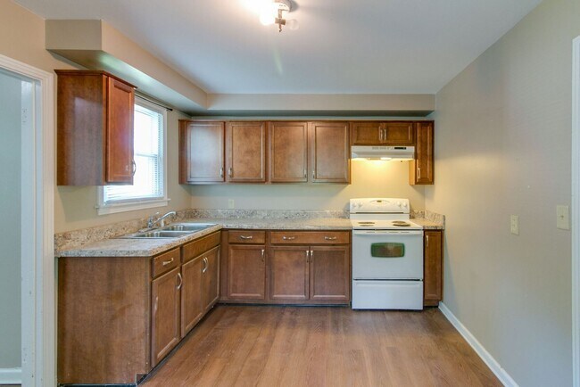 Building Photo - 430 Kelly Ln