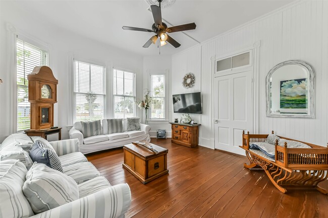 Building Photo - 3301 Ave N Ursuline St