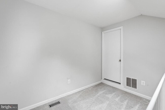 Building Photo - 1113 N Vernon St