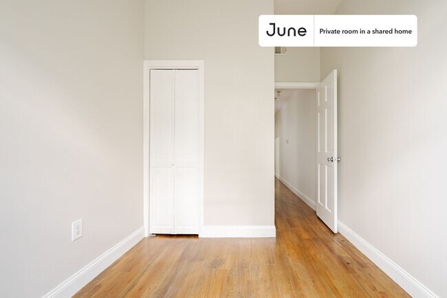 Building Photo - Room in Shared 4 bed/1 bath home