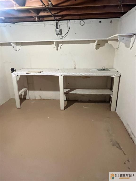 Building Photo - 102 Prentice Ave