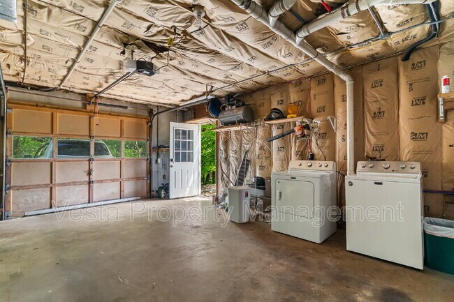 Building Photo - 857 Reems Creek Rd