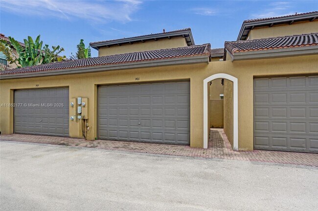 Building Photo - 1401 SW 147th Ter