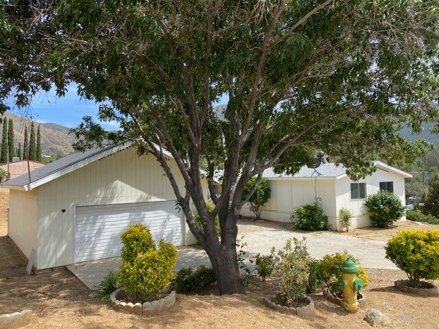 Building Photo - 523 Piute St