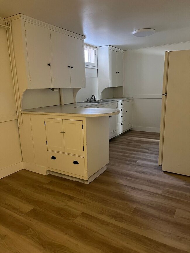 Building Photo - 524 Jefferson Ave