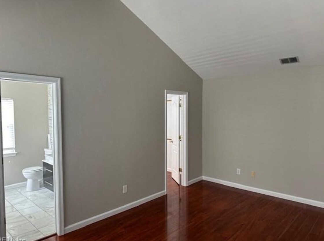 Building Photo - 4404 Glen Ellert Ct