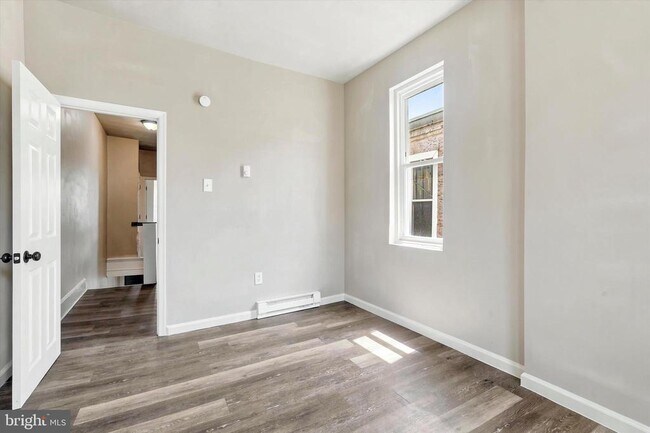 Building Photo - 3114 Custer St