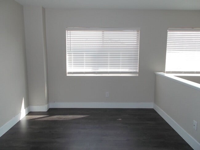 Building Photo - Desirable Move-In Ready Home with Loft, Fireplace & Oversized Garage