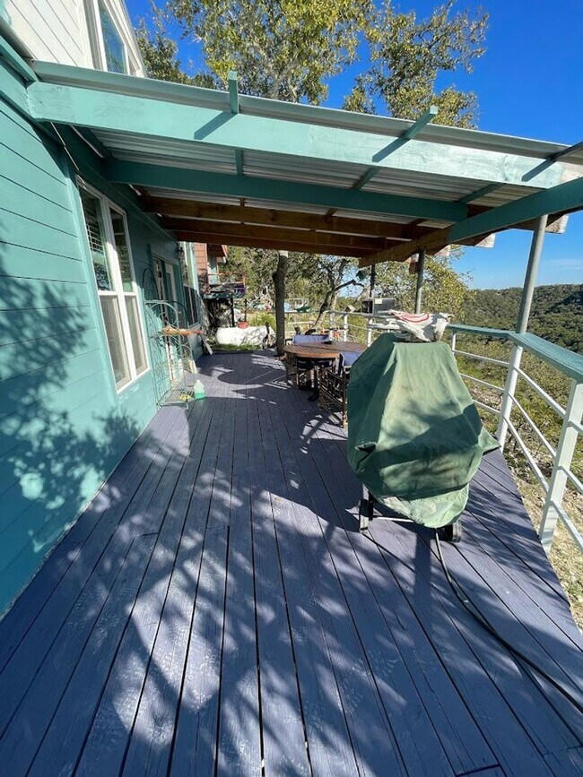 Building Photo - NEW ON MARKET // ALL BILLS PAID !