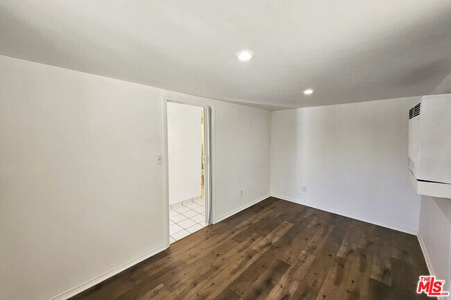 Building Photo - 1718 Grafton St