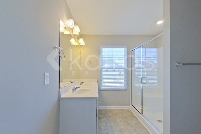 Building Photo - 928 Silent Barge Cv