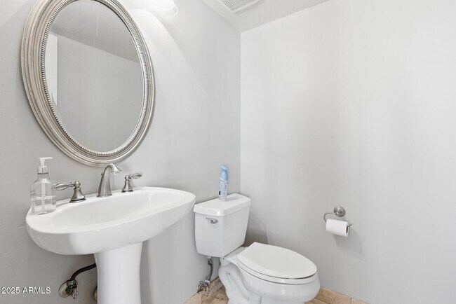 Building Photo - 15912 Centipede Dr