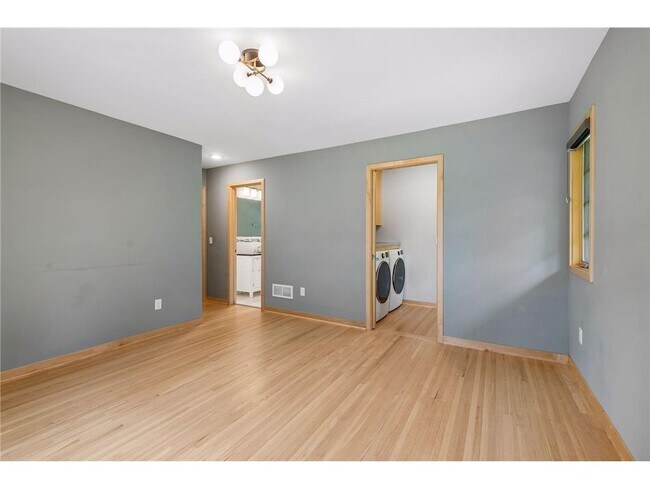 Building Photo - 6216 Maloney Ave
