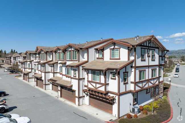 Building Photo - Diamond Creek