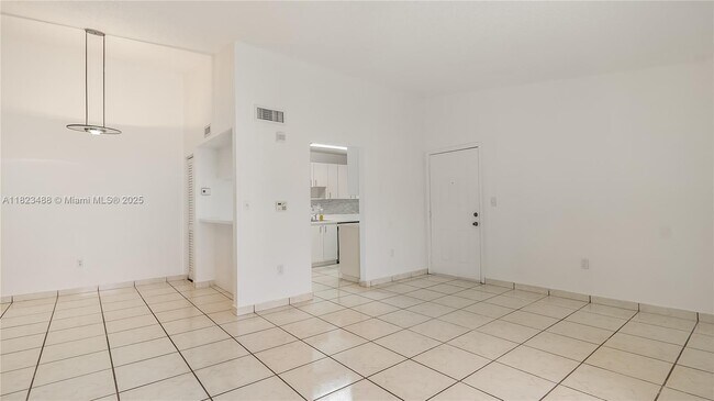 Building Photo - 20680 NE 4th Ct