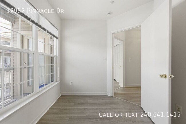 Building Photo - 12982 Pinnacle Dr