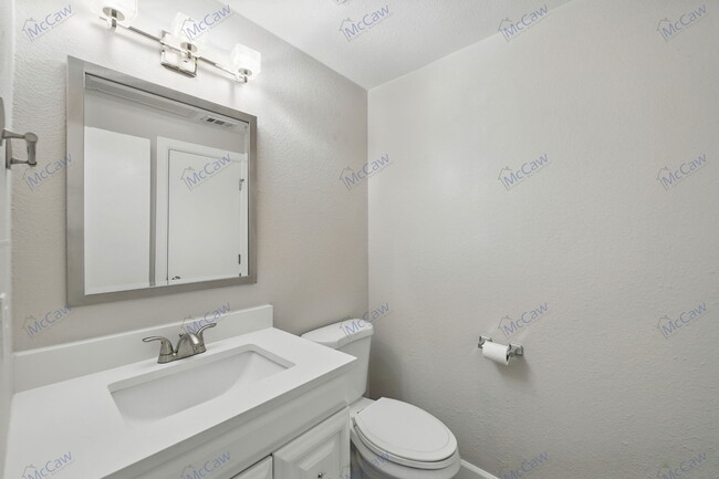Building Photo - 4040 Avondale Ave