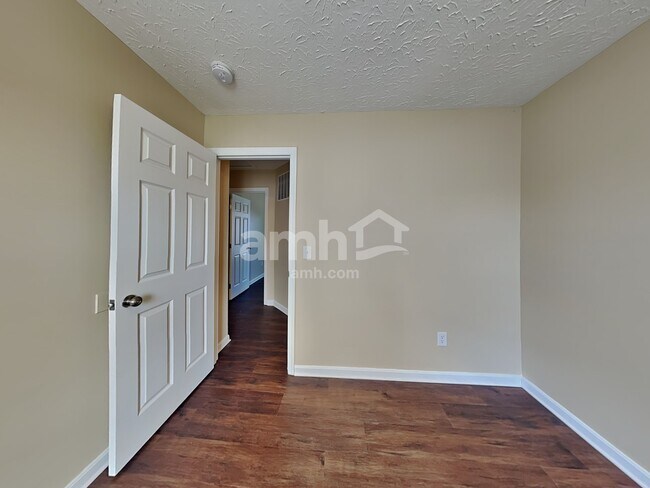 Building Photo - 2807 Presidential Dr