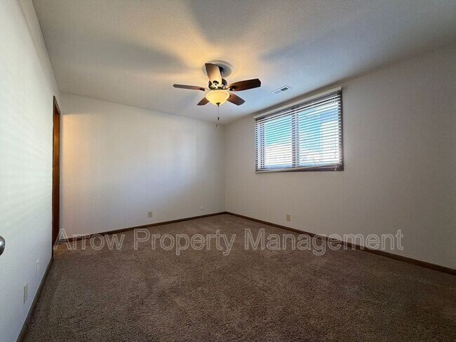 Building Photo - 3831 S 46th St