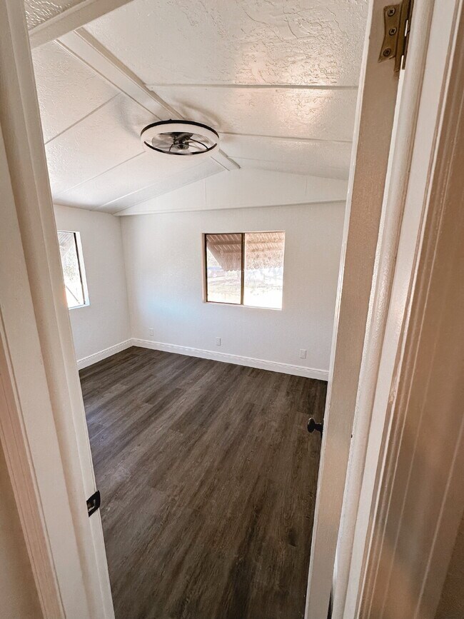 Building Photo - Remodeled Lakefront 2 Bedroom 2 Bath mobile home
