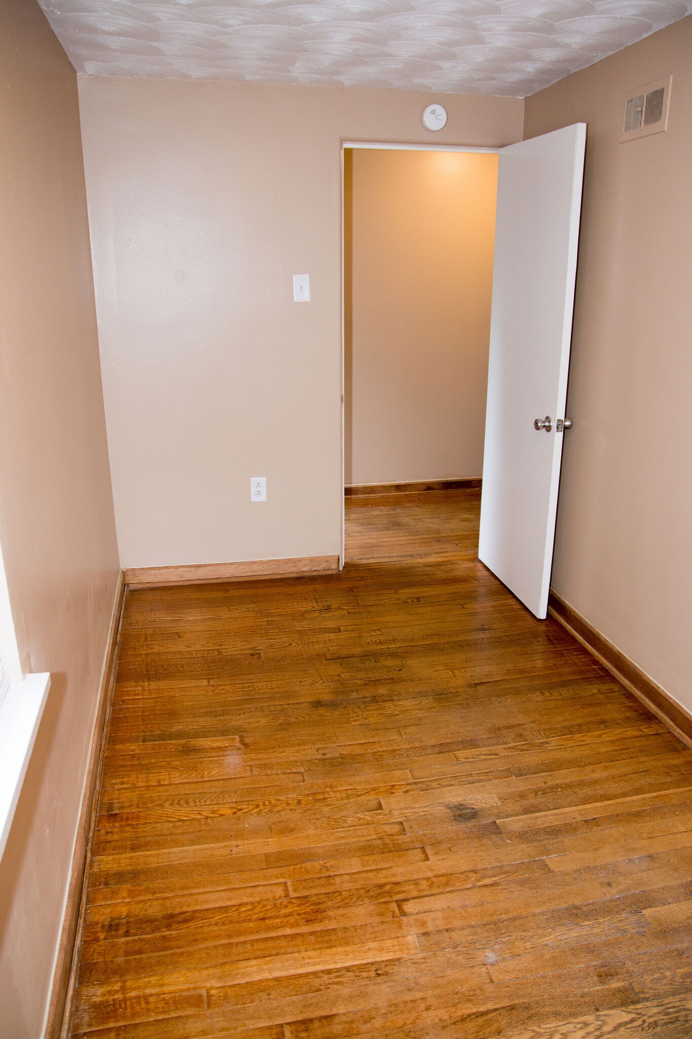 Building Photo - 1223 Greenbrier Rd