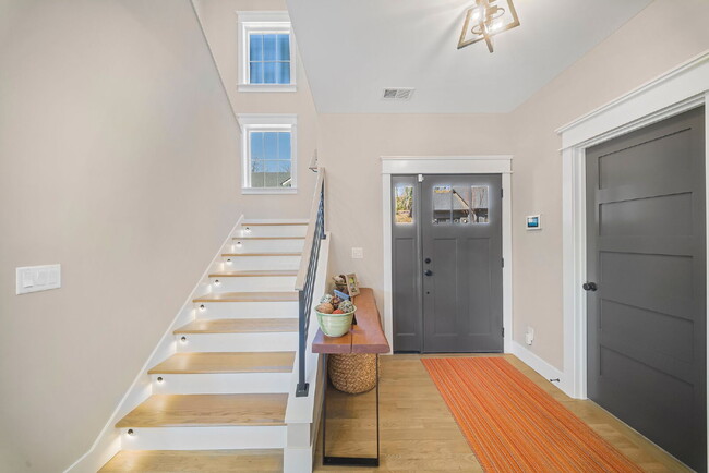 Building Photo - Fully Furnished | Asheville Area
